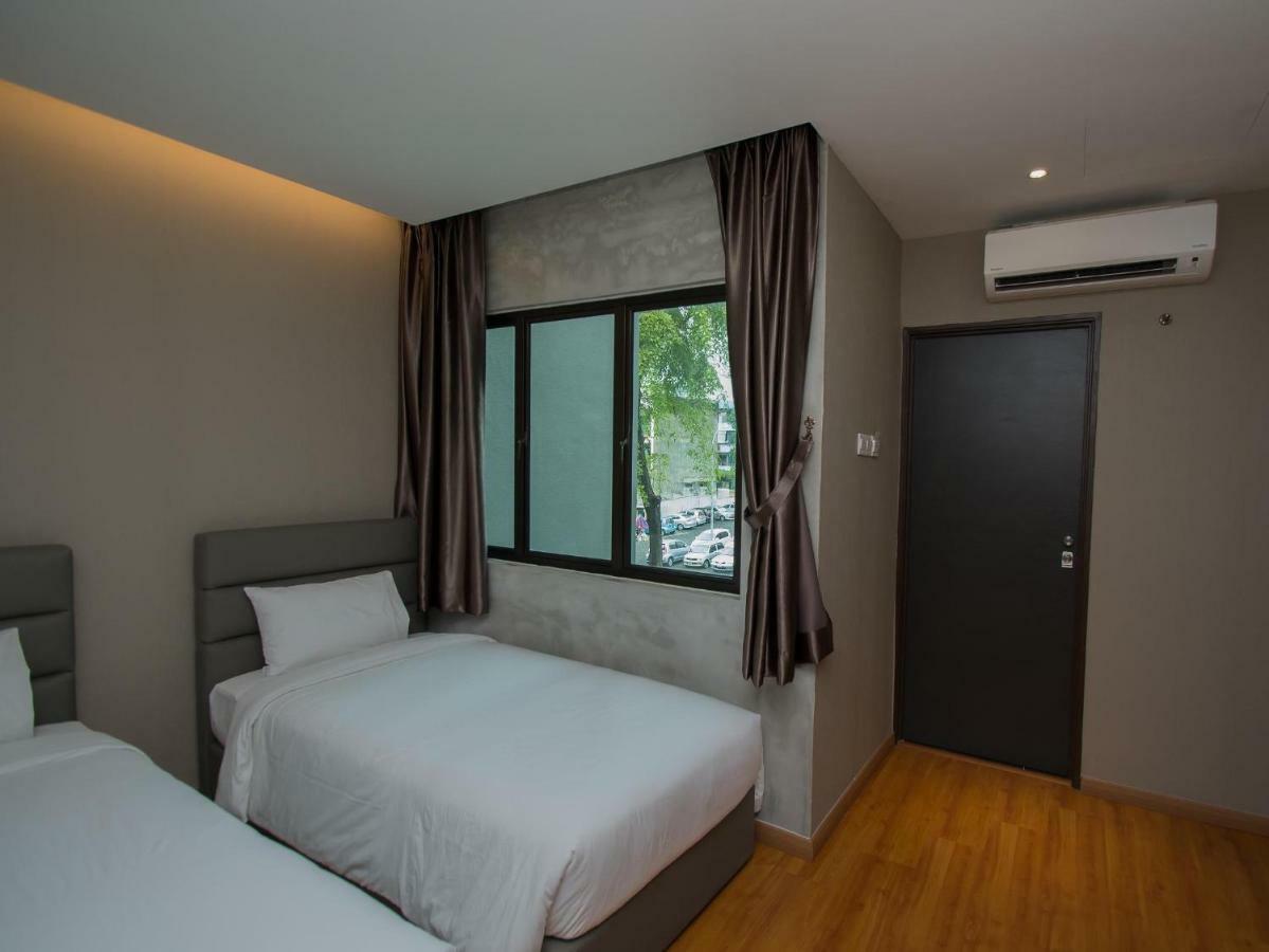 Insta Hotel Johor Bahru Exterior photo