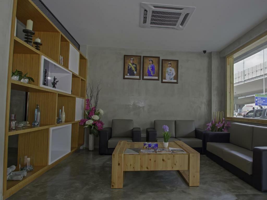 Insta Hotel Johor Bahru Exterior photo
